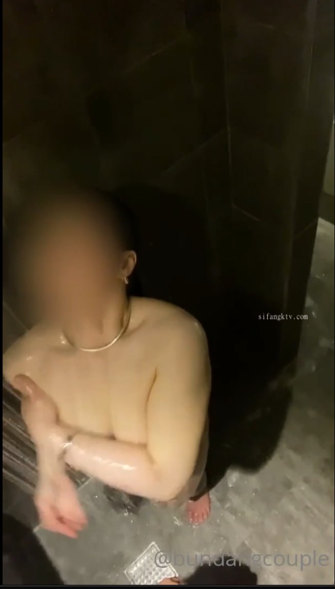 地元でエロ過ぎるとウワサの爆乳美容師さん